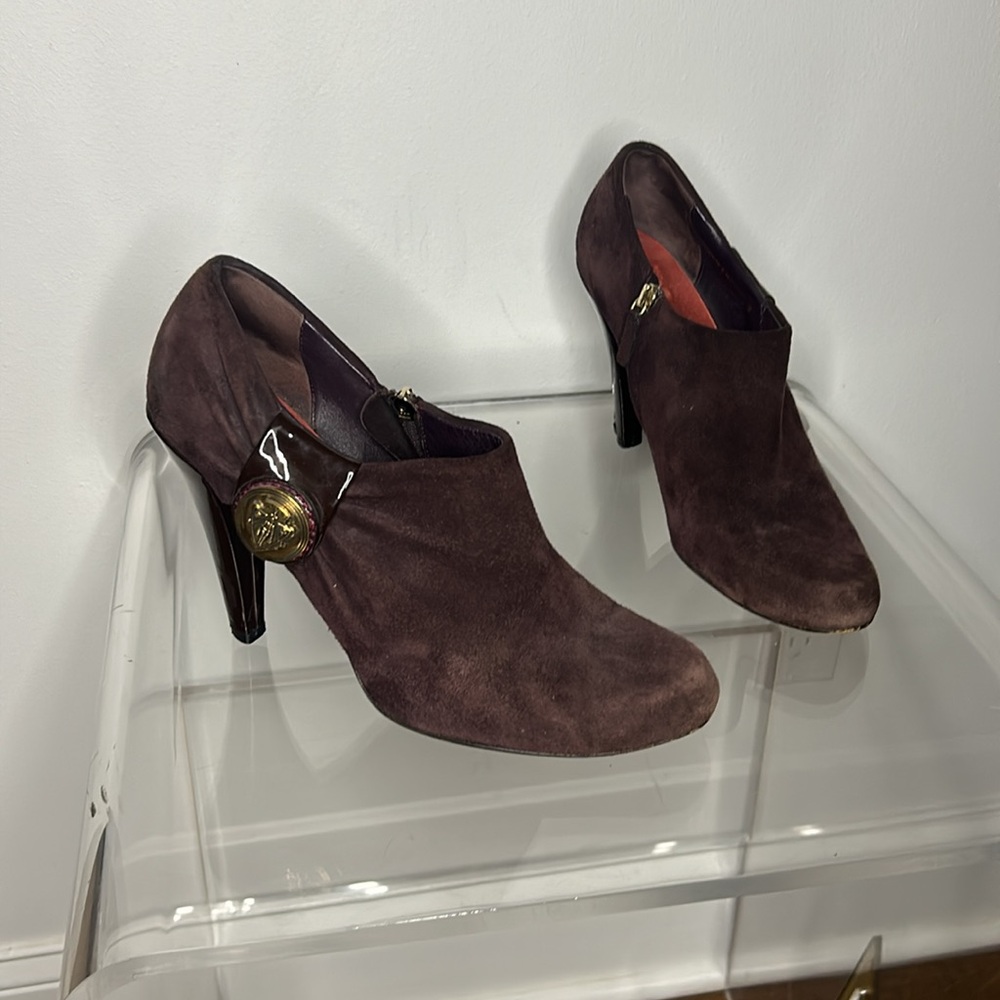 Gucci Shoes!! - Picture 2 of 12